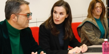 La Reina Letizia reunida con los representantes de FEDER enfermedades raras