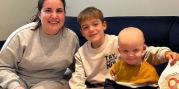 Luca, pequeño con síndrome de IFAP, junto a su familia