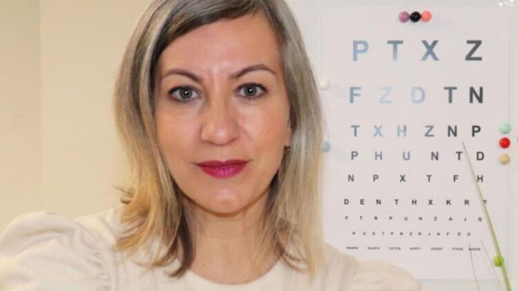 Mar Arias, una educadora visual que enseña a 'escuchar' a los ojos