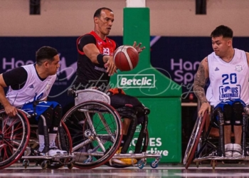 Nelson Solórzano, jugador con discapacidad de baloncesto en silla de ruedas