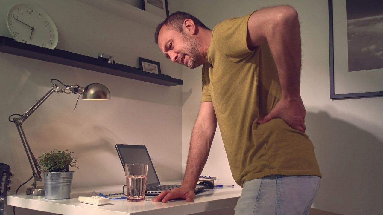 Incapacidad permanente por prótesis de cadera./ Licencia Adobe Stock