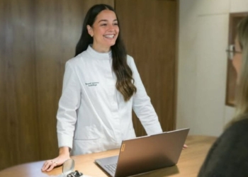 Raquel Llorente, audióloga: cómo divulgar, concienciar y cambiar la manera "en que entendemos la audición"