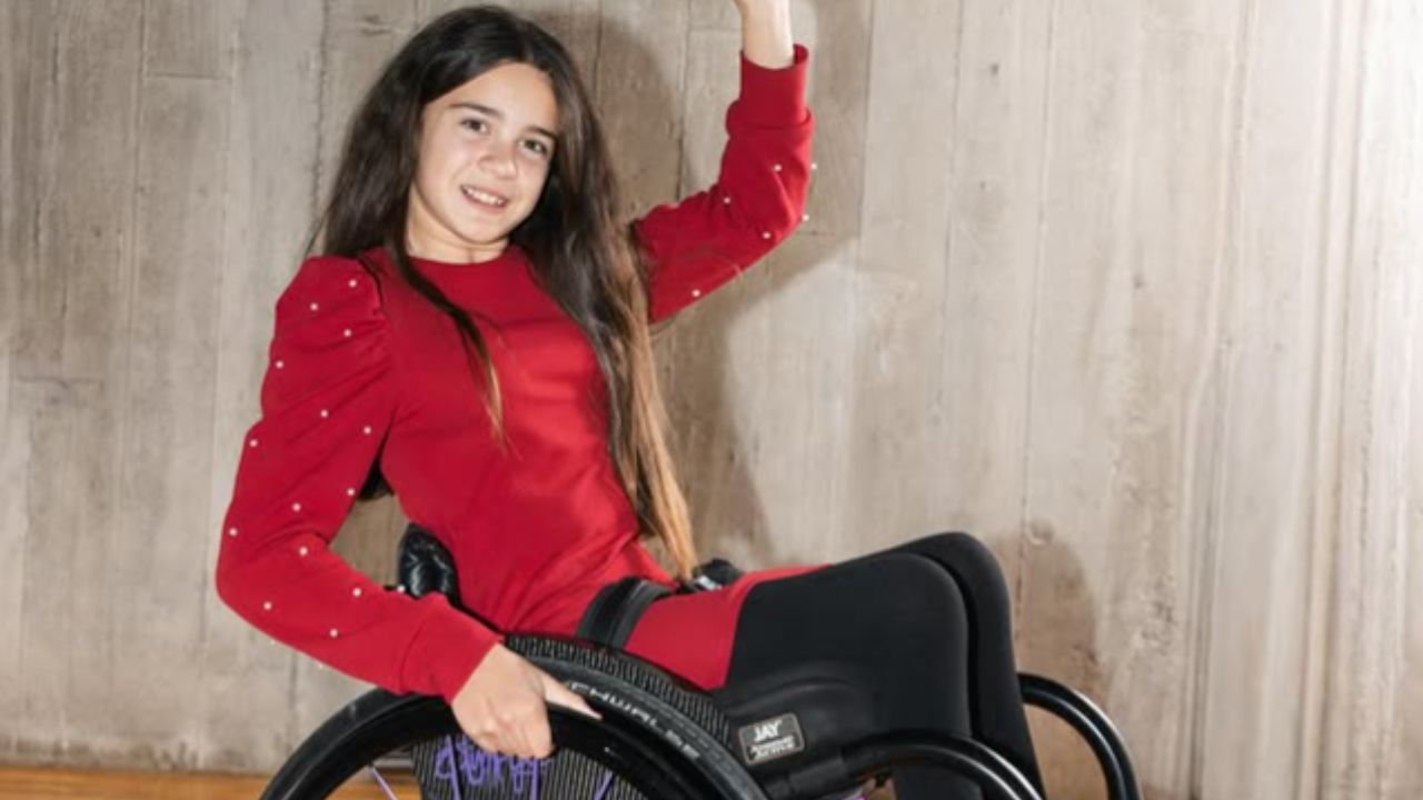 Lucía Navarro, una niña de 11 años con lesión medular, Premio ‘Creando Cantabria’: «Ser valiente está siendo valorado»
