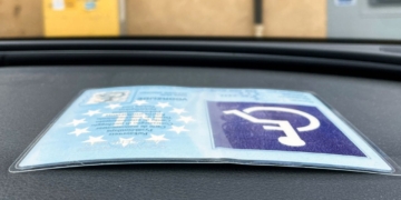 Colocación adecuada de la tarjeta PMR en el vehículo