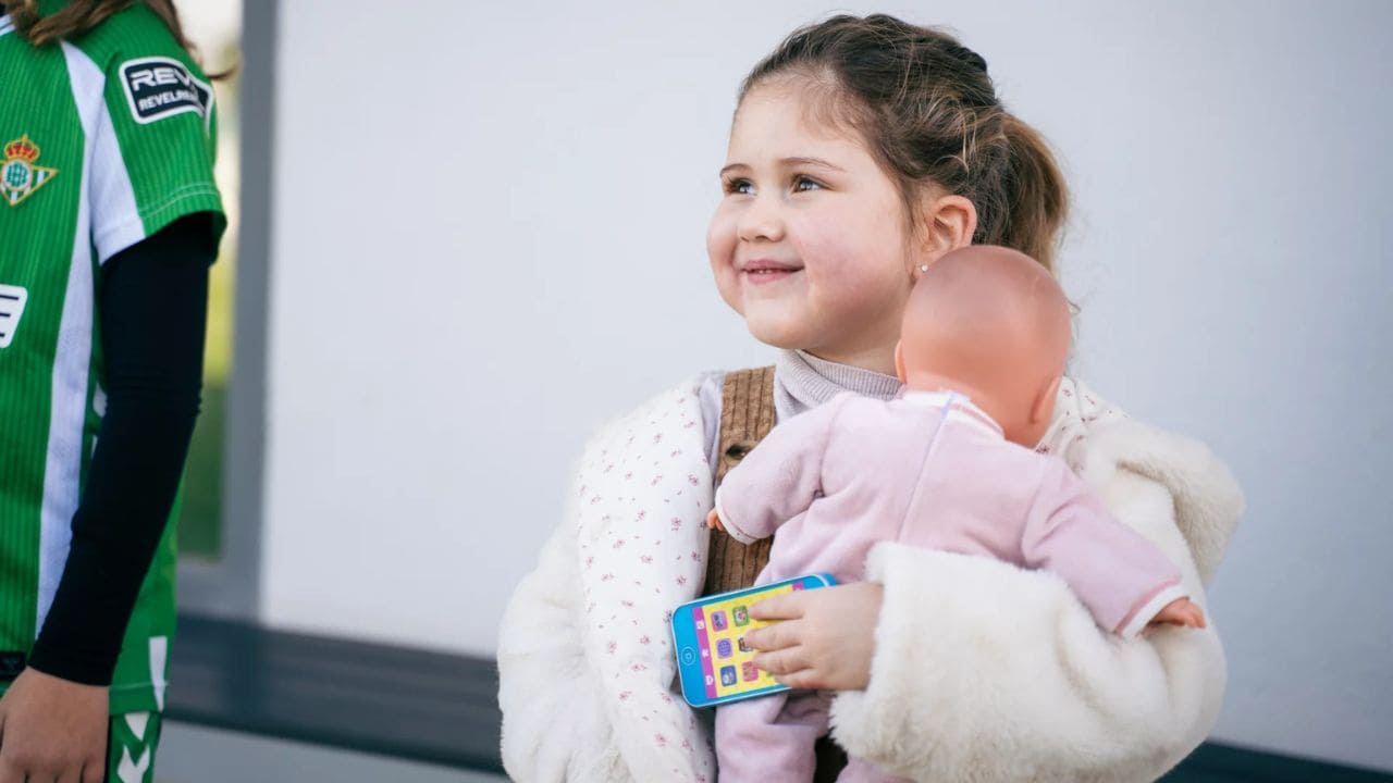 La familia de Valeria, una niña de 4 años con un cáncer incurable, pide ayuda para aumentar su esperanza de vida