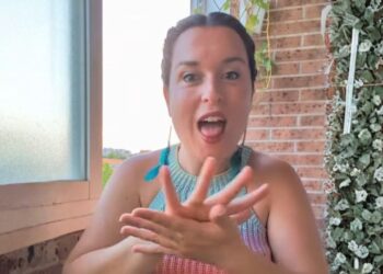 Vicky Méndez: una creadora de contenido con discapacidad que muestra planes accesibles para personas sordas