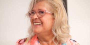 Yolanda Sanjuan: sobrevivir a un ictus para "convertir el dolor en palabras de esperanza" como escritora