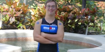 Chris Nikic: el primer Ironman con síndrome de Down que se ha alzado como un referente del deporte inclusivo