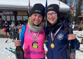 Victoria Ibáñez y Alejandra Requesens, esquiadora con discapacidad visual