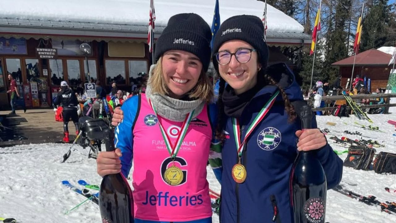 Victoria Ibáñez y Alejandra Requesens, esquiadora con discapacidad visual