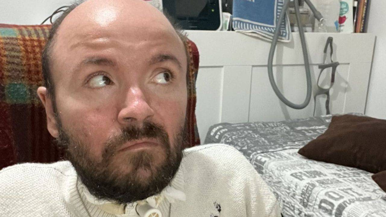 Álvaro González, joven con discapacidad pension