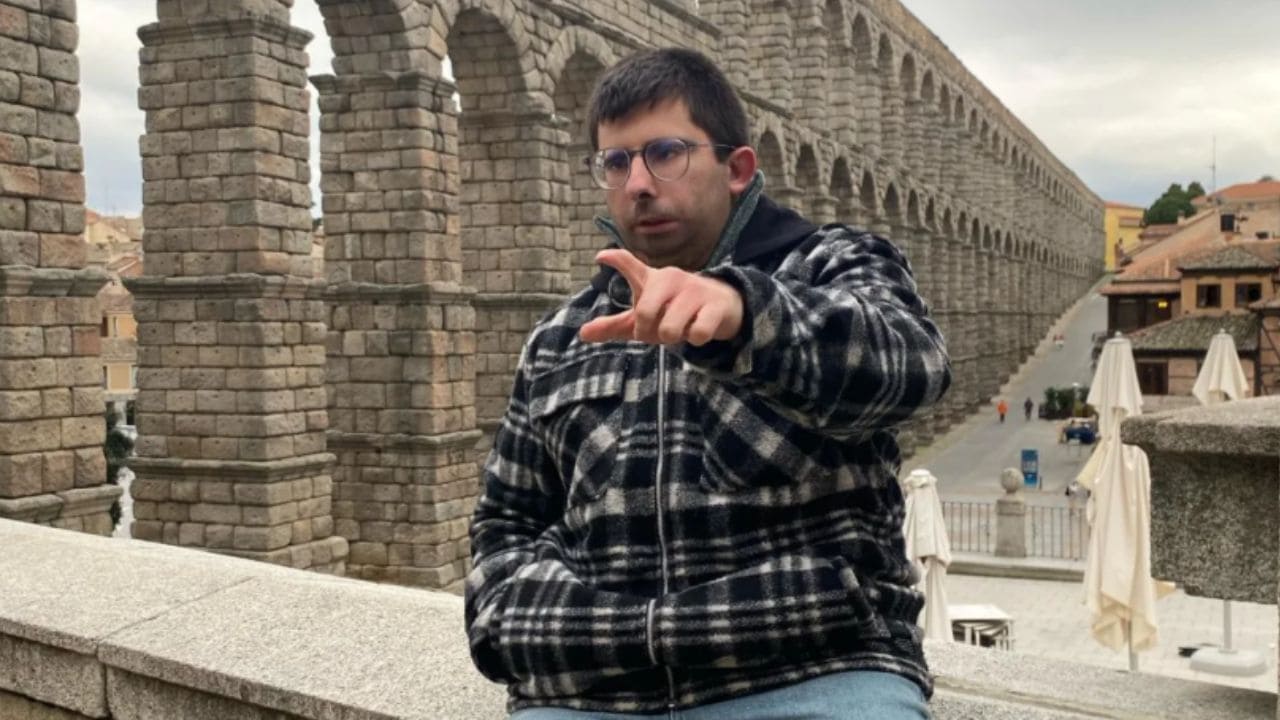 Andrés Martín, divulgador de la discapacidad, desmiente cinco mitos sobre el síndrome de Moebius