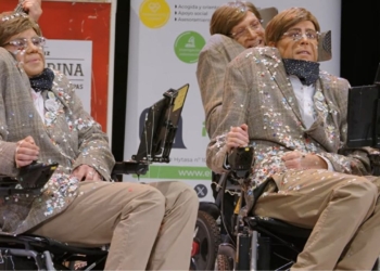 La chirigota de los 'Stephen Hawking' en Cuartos de Final del COAC 2026 Ley ELA