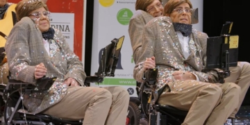 La chirigota de los 'Stephen Hawking' en Cuartos de Final del COAC 2026 Ley ELA