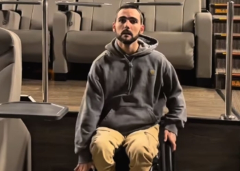 Ander Arteagabeitia denuncia la falta de accesibilidad en el cine para personas en silla de ruedas