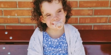 Las 'mil batallas' de Claudia: primera niña con síndrome de Menke-Hennekam en España