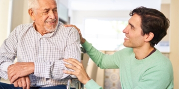 Deducción por ascendiente con discapacidad a cargo en la Declaración de la Renta: cuantía y solicitud