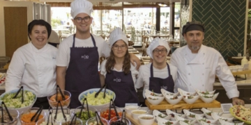 El hotel 'H10 Cambrils Playa' apuesta por la inclusión laboral de personas con discapacidad intelectual