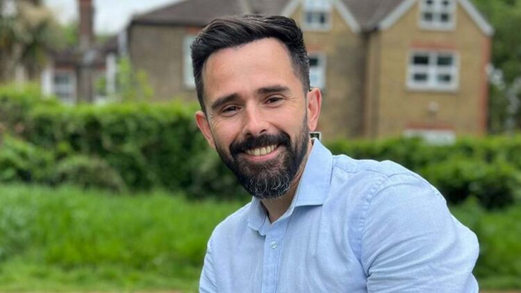 Abraham Arenas, doctor con autismo y activista