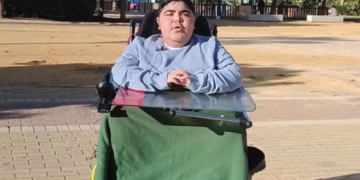 Jesús Frost, joven con discapacidad y aficionado del Recreativo de Huelva