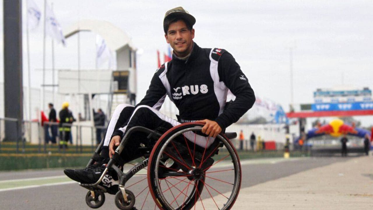 Juan Nimo, deportista con lesión medular: «La gente tiende a infantilizar y romantizar la vida con discapacidad»