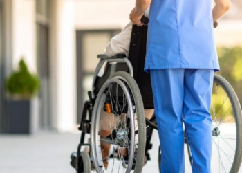 La Ley de Dependencia "está en punto muerto y sin financiación