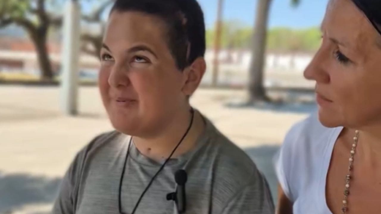 Lázaro, un joven de 18 que perdió la visión con seis meses y sueña con ser locutor de radio