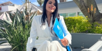 Lupita Ballesteros, nutricionista con discapacidad, expone la relación entre la alimentación y una lesión medular