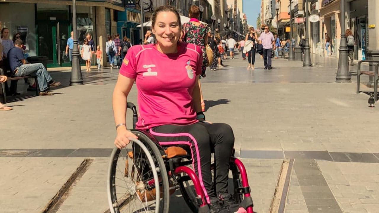 Nuria López, deportista con discapacidad, explica 5 cosas que "me facilitan mi vida en silla de ruedas"