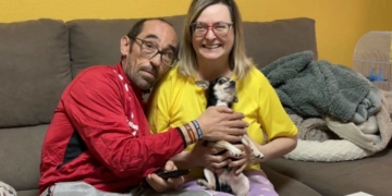 Óscar y María, una pareja con discapacidad intelectual que celebra y normaliza el amor en la vida adulta