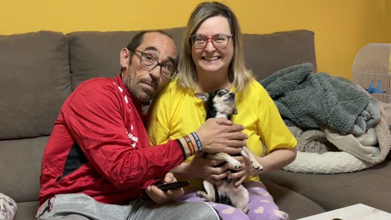 Óscar y María, una pareja con discapacidad intelectual que celebra y normaliza el amor en la vida adulta