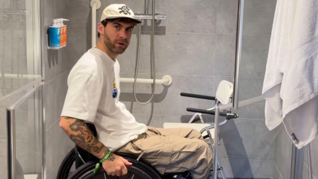 Rubén Nova, influencer con discapacidad: «Jamás había visto un baño adaptado tan perfecto»