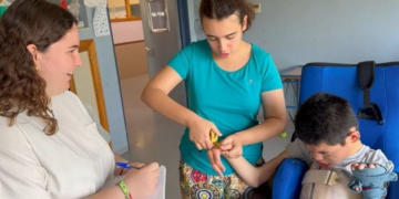 ’Fabricando ayudas, creando sonrisas’: un proyecto que fomenta la autonomía de personas con discapacidad