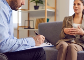 Incapacidad permanente total a un psicoterapeuta por dolor pélvico