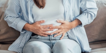 Una trabajadora logra una incapacidad permanente absoluta por incontinencia fecal