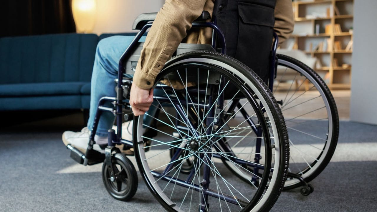 Javier estalla ante los retrasos en la valoración del grado de discapacidad