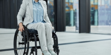 10 claves para prevenir el dolor de hombros en usuarios de silla de ruedas manual