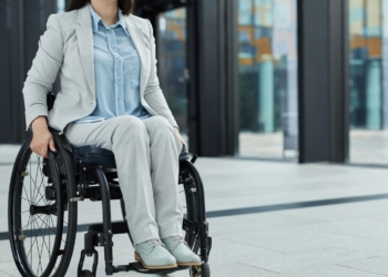 10 claves para prevenir el dolor de hombros en usuarios de silla de ruedas manual