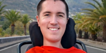 Aaron Artoni detalla los obstáculos que encuentra al viajar en avión con discapacidad