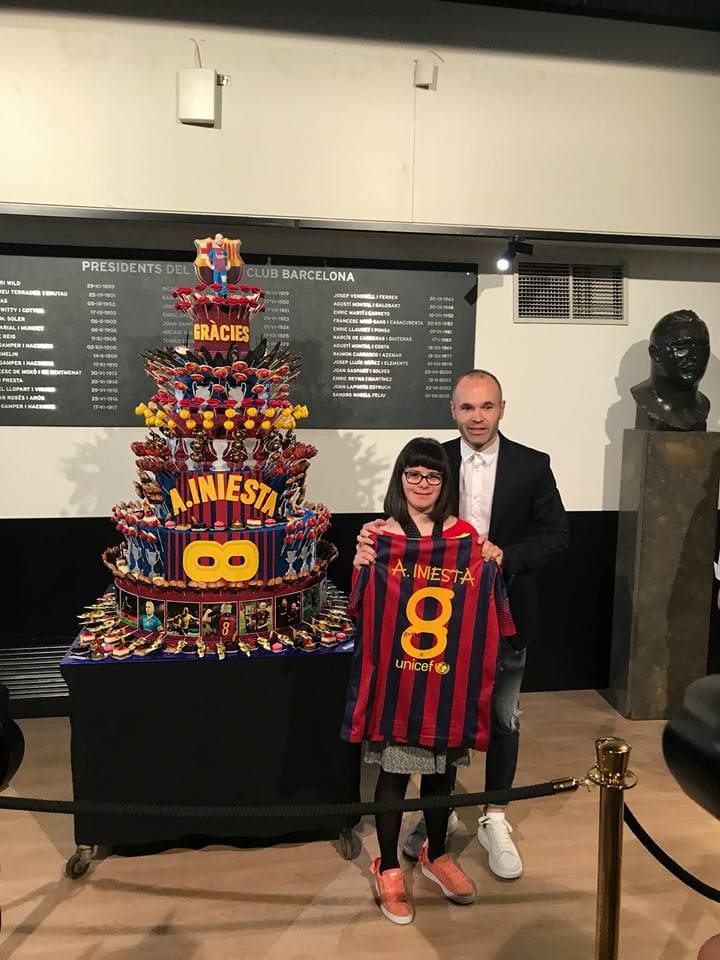 El FC Barcelona vestirá una camiseta en 'Champions' con una tipografía diseñada por una joven con síndrome de Down