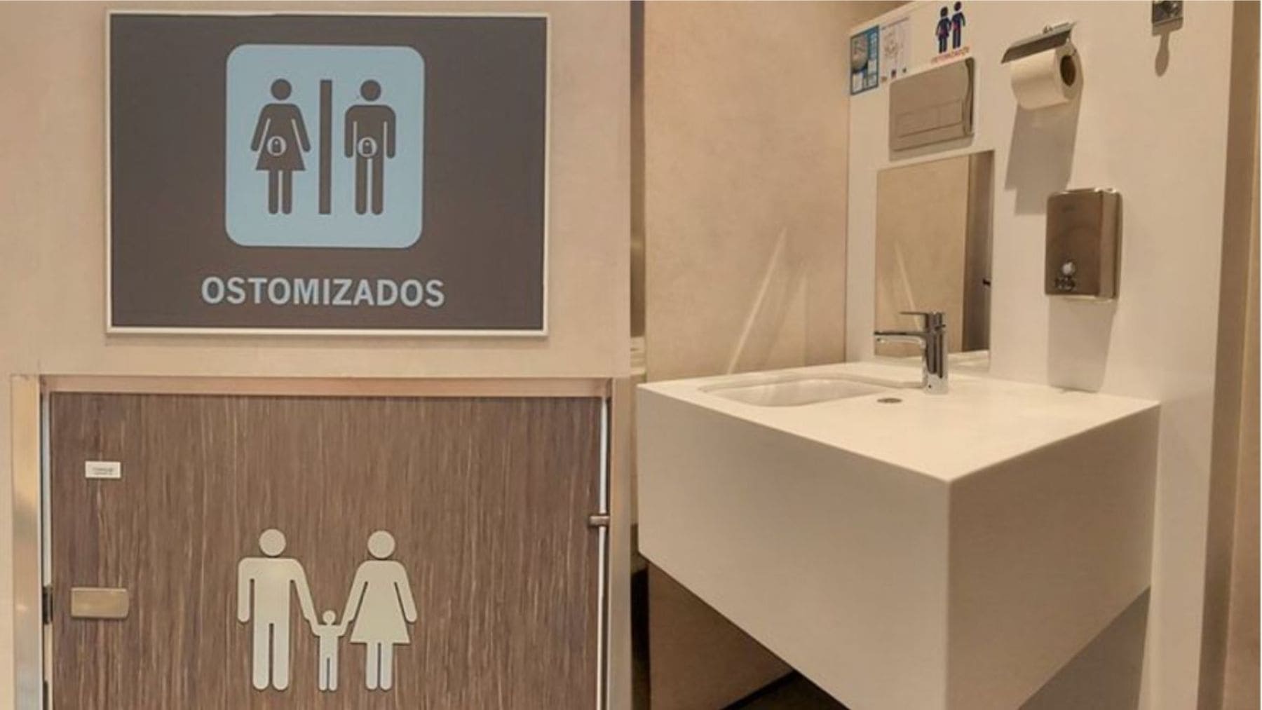 El Centro Comercial Bahía Sur estrena su primer baño para personas ostomizadas