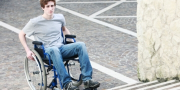El dilema de las personas con discapacidad: "¿Hay que ir a un lugar que no esté adaptado buscándose la vida?"