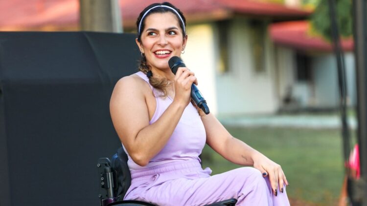 Aprender a aceptar la discapacidad: "Dejarme sostener no me hace menos fuerte"