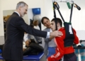 El Rey Felipe VI visita un centro de personas con parálisis cerebral en Sevilla: "Conoceros ha sido el mayor regalo"