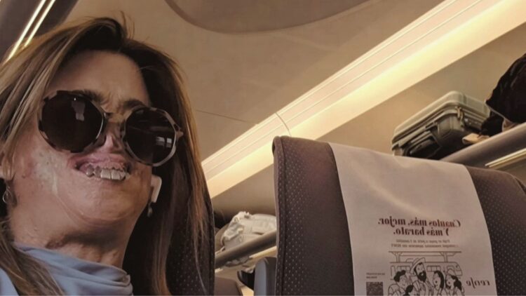 Fide Mirón viajando en transporte público./ Instagram
