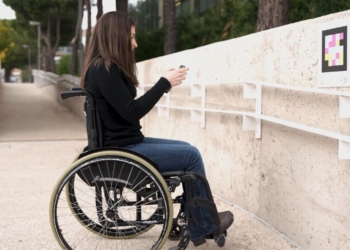 La Universidad Francisco de Vitoria desarrolla un sistema de guiado para mejorar la orientación de personas ciegas