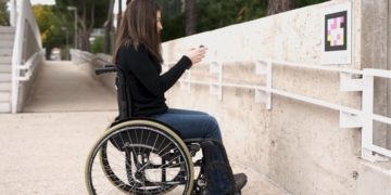 La Universidad Francisco de Vitoria desarrolla un sistema de guiado para mejorar la orientación de personas ciegas