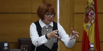 La denuncia de Ángeles Blanco, abogada sorda: "Nos dejan de subvencionar los audífonos a los 26 años"