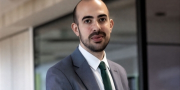La importancia del entorno en personas con discapacidad: Javier García, montañista y padre con sordoceguera