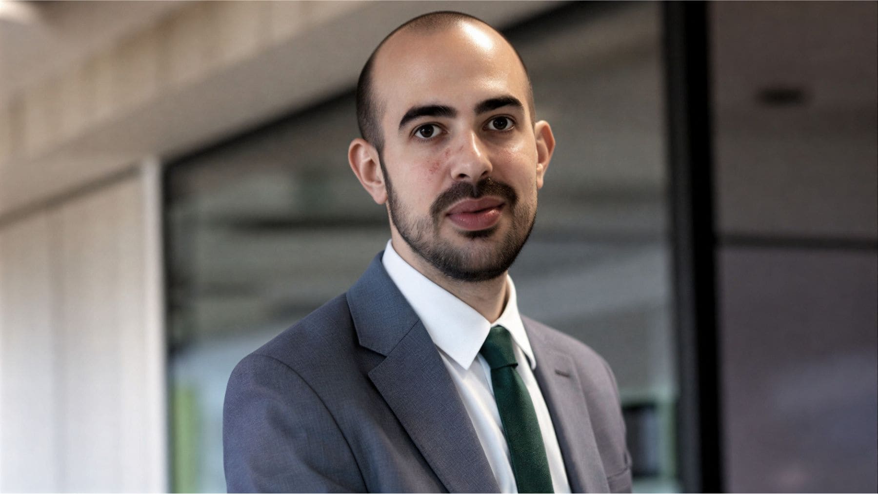 La importancia del entorno en personas con discapacidad: Javier García, montañista y padre con sordoceguera